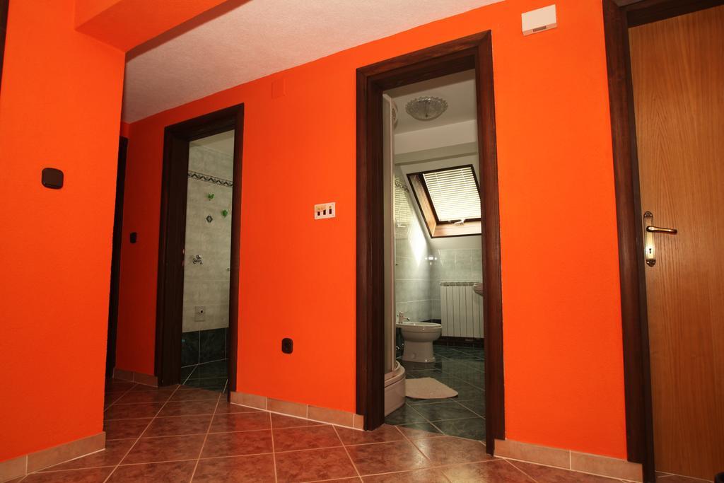 Rooms Markovic Otočac Exteriör bild
